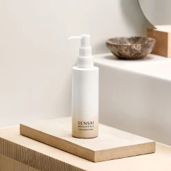 Absolute Silk Cleansing Milk - Sensai