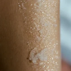 296 Sea Salt Scrub Bergamot/Patchouli - L:A Bruket